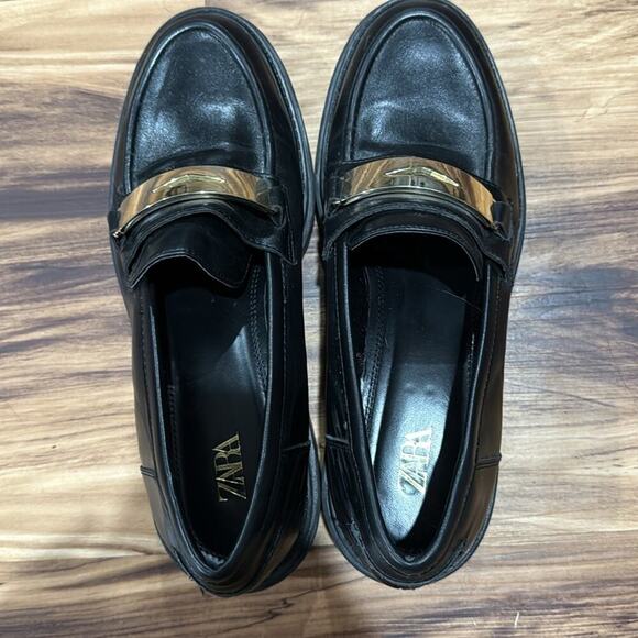 Zara Black Leather Loafers with Modern Platform Sole - Picture 2 of 4